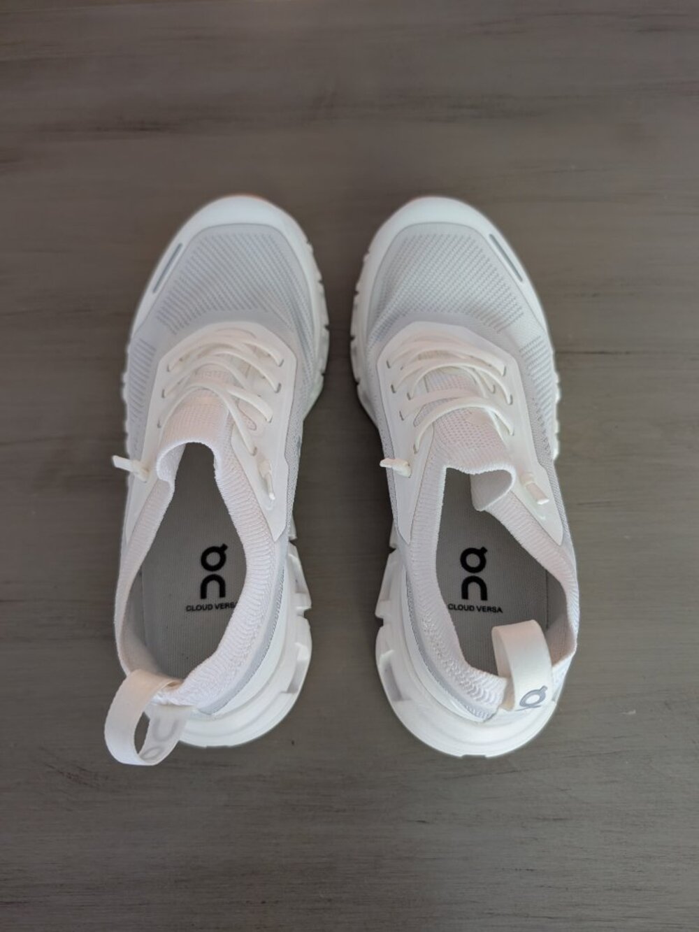 ON Cloud Versa Women’s Fitness/Sport Shoes, Size 5.5, White